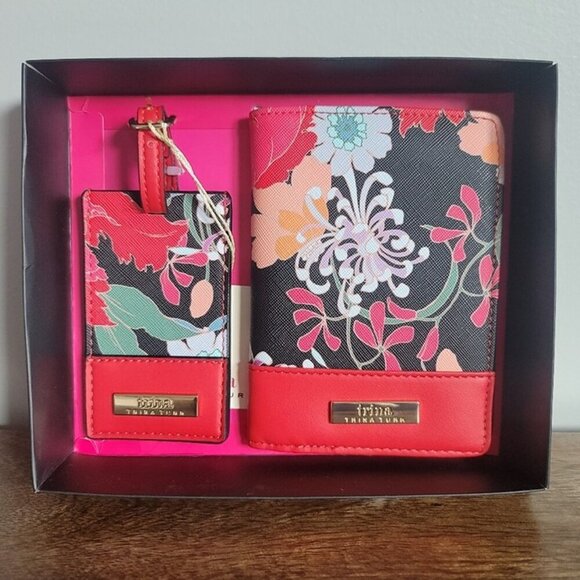 Trina Turk Passport Wallet and Luggage Red Black Floral Tag Travel Set - Picture 1 of 2